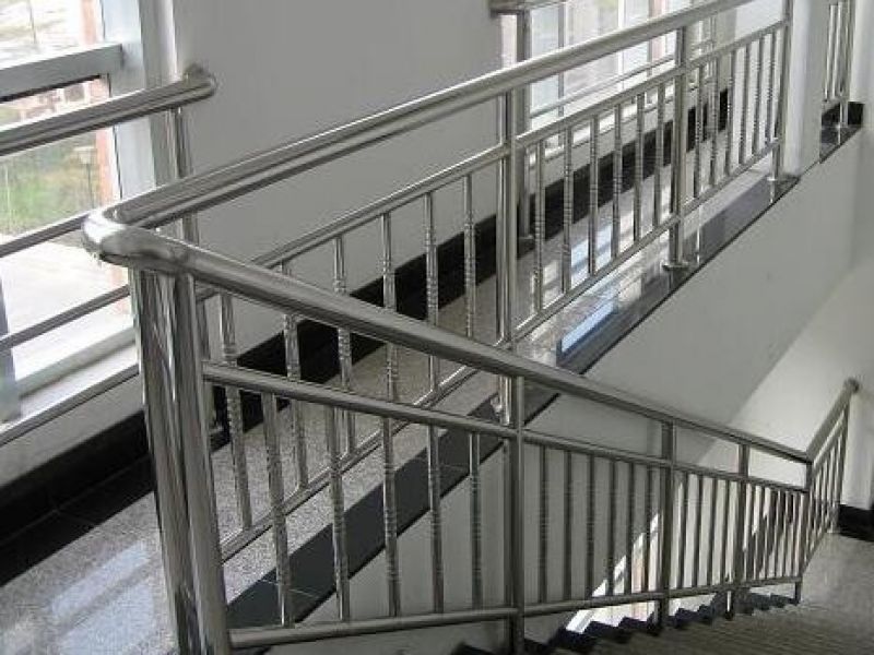 不锈钢楼梯护栏扶手管的组成与保养方法 不锈钢楼梯护栏扶手管的组成与保养方法