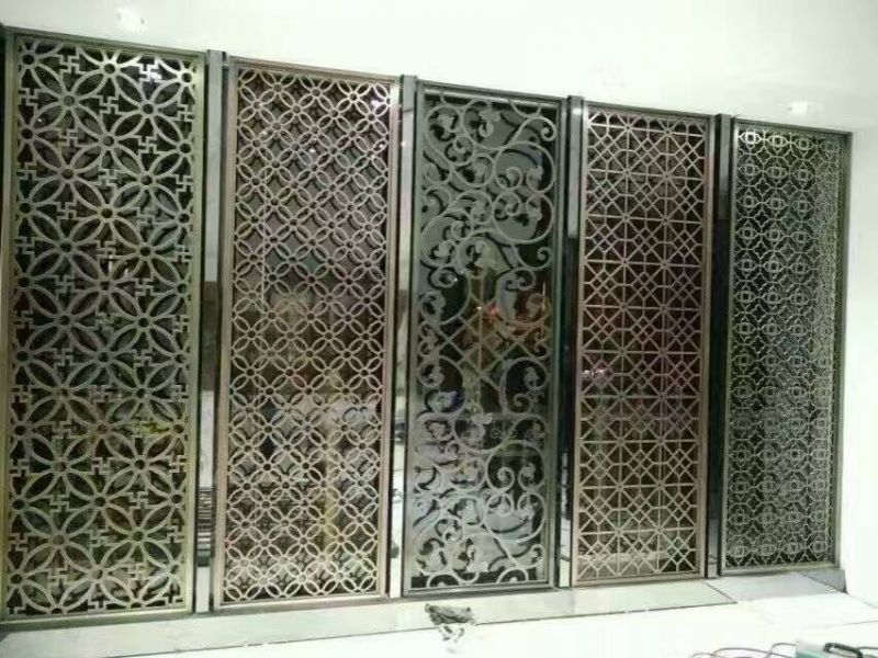 不锈钢金属花格隔断是当今室内装饰中首选