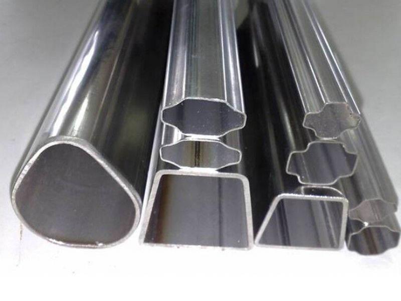 如何清洗不锈钢凹槽管表面的浮铁粉或嵌入的铁？